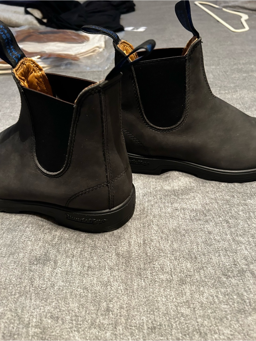 Unisex Rustic Black Blundstone Slip-On Chelsea Boots - Premium Leather - Picture 5 of 10